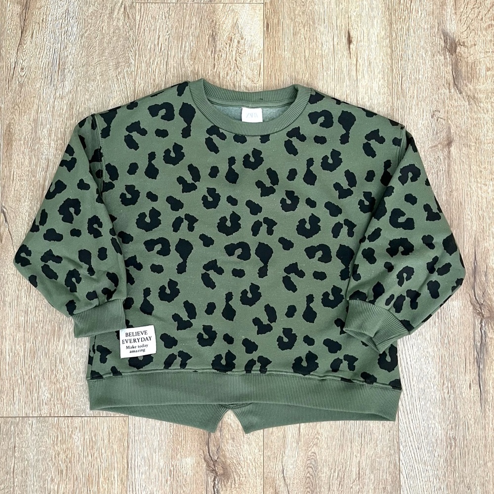 Zara Kids - Girls size 8 - Olive Cheetah Print Crewneck Fleece Sweater